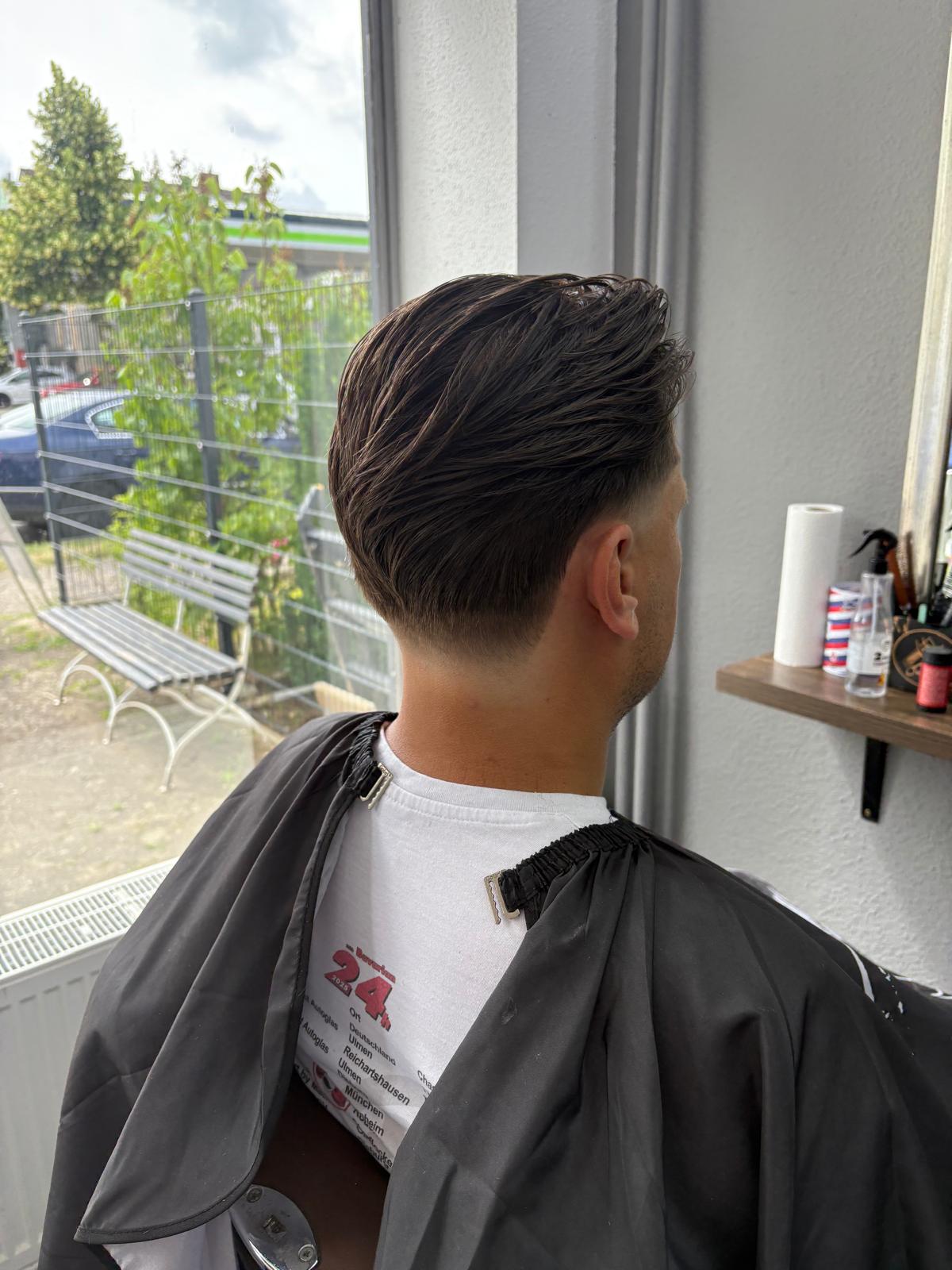 Herrenschnitt mit weichem Übergang aus dem Salon m&o